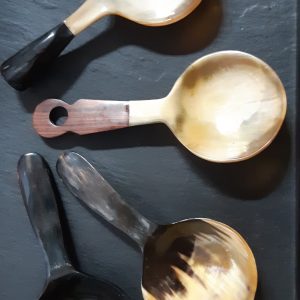 Cuillère a riz en corne de zébu